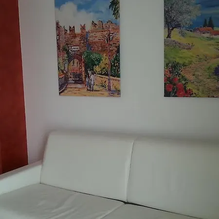 Tony شقة لاتيزي